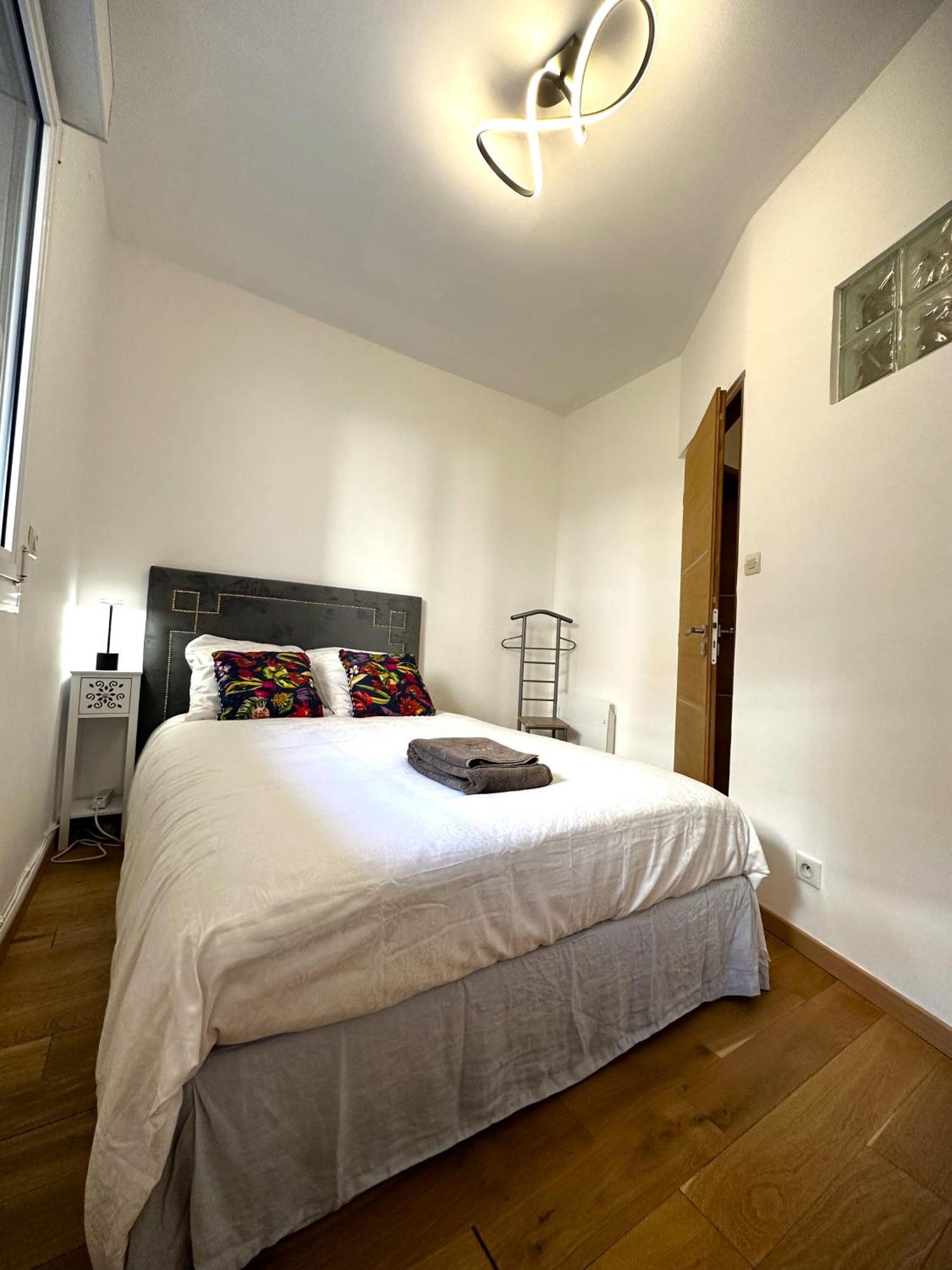 Arena Center Town Apartment Reims Bagian luar foto