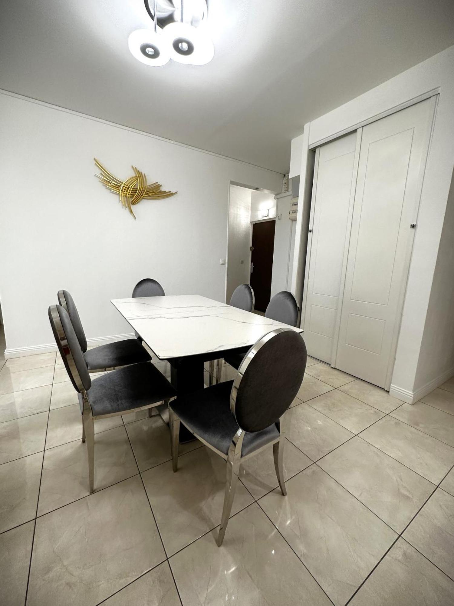 Arena Center Town Apartment Reims Bagian luar foto