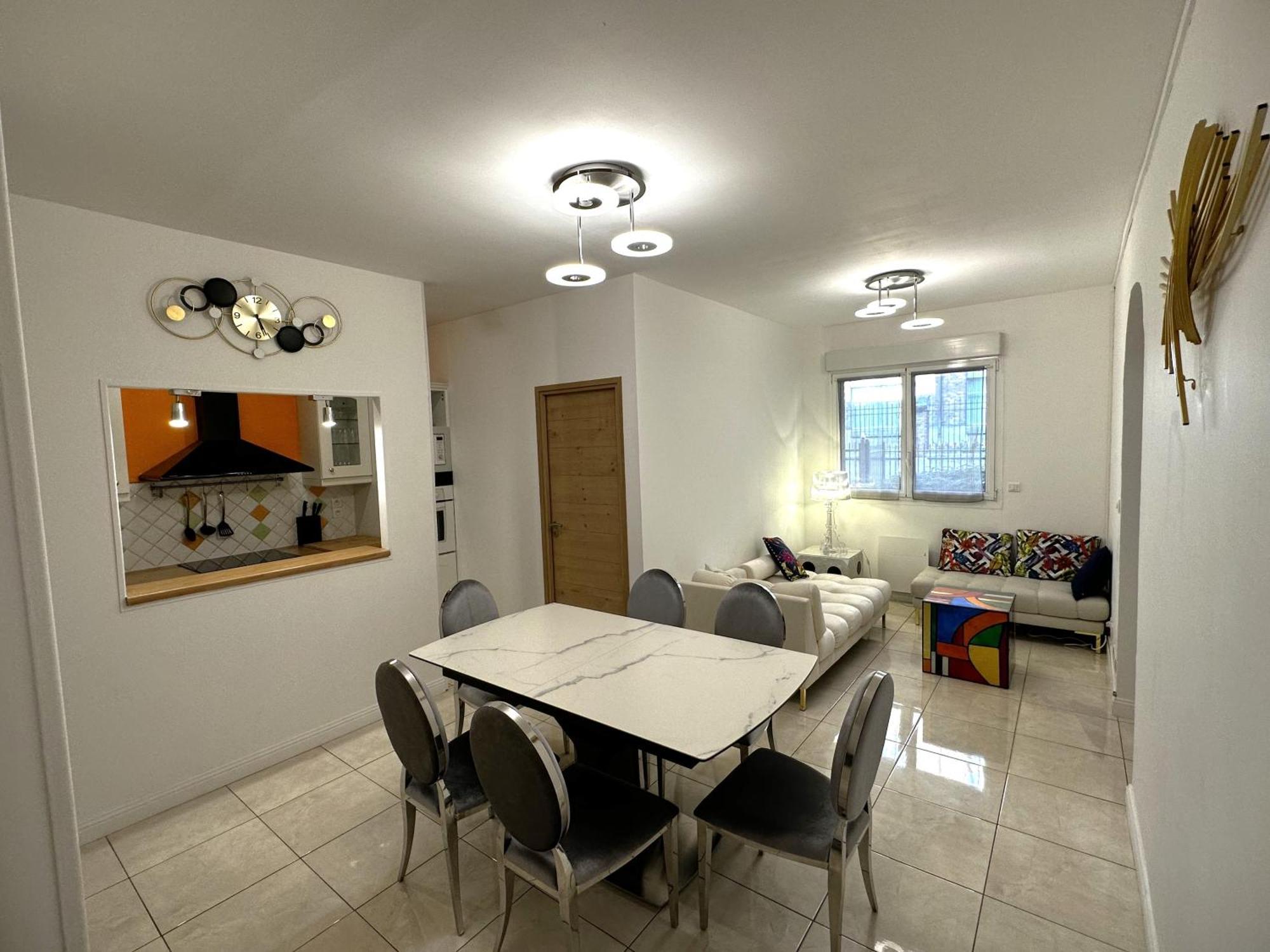 Arena Center Town Apartment Reims Bagian luar foto